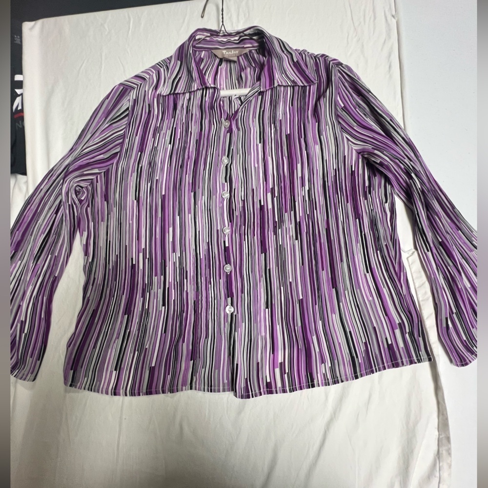 TAN JAY VIOLET MULTI STRIP BUTTON UP BLOUSE. WOMEN’S SIZE 12 PETITE